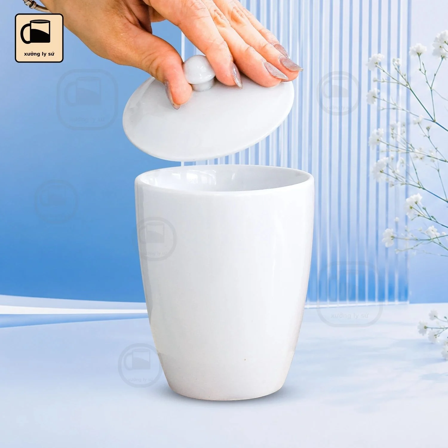 Cốc Sứ Trắng Dáng Vát Có Nắp Cốc Sứ Trắng Dáng Vát Có Nắp